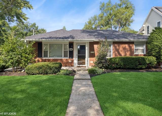 Property at 132 Mohawk Dr, Clarendon Hills, IL 60514, 3 beds, 1 bath