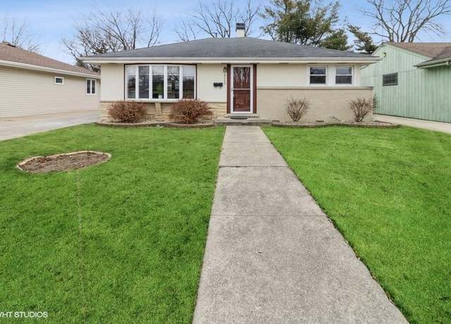 Property at 4137 Oak Ave, Brookfield, IL 60513, 3 beds, 2 baths