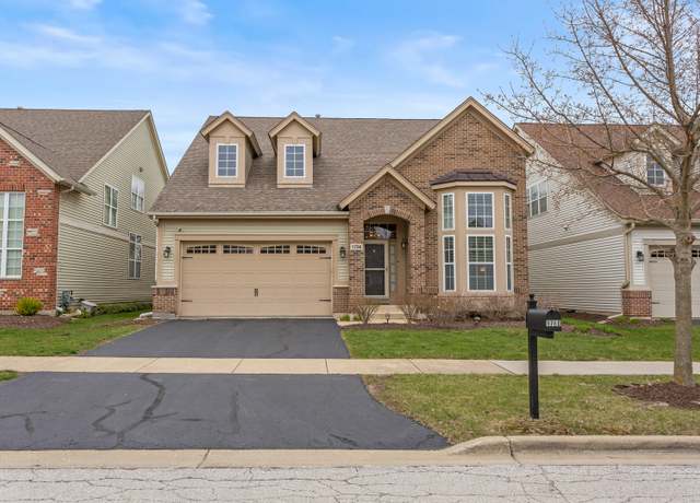 Property at 1780 Briarheath Dr, Aurora, IL 60505, 3 beds, 2.5 baths