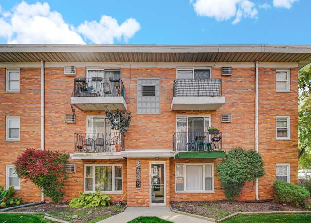 Property at 10811 S Lloyd Dr #10, Worth, IL 60482, 2 beds, 1 bath