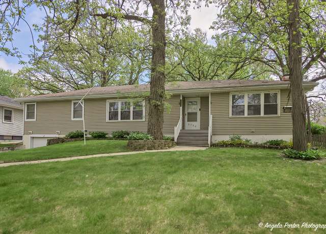 Property at 5704 N Woodland Dr, Mchenry, IL 60050, 3 beds, 1.5 baths