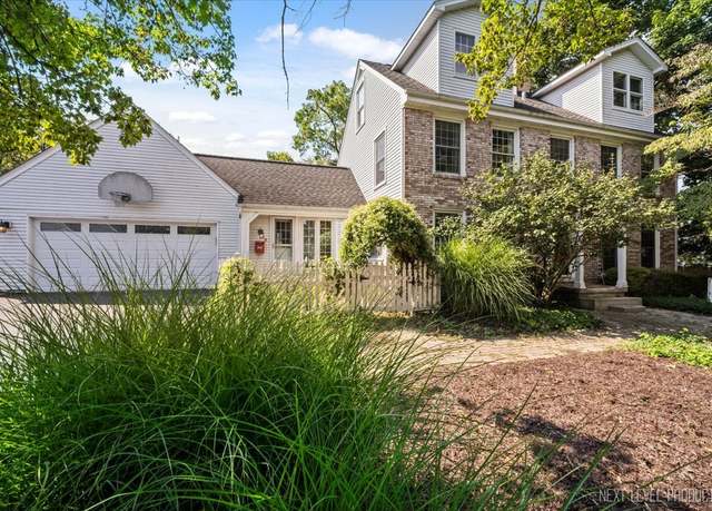 Property at 932 S Batavia Ave, Geneva, IL 60134, 5 beds, 3.5 baths
