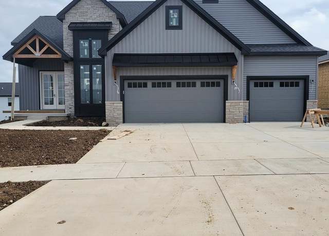 Property at 5209 Castlebar Dr, Bloomington, IL 61705, 5 beds, 3.5 baths