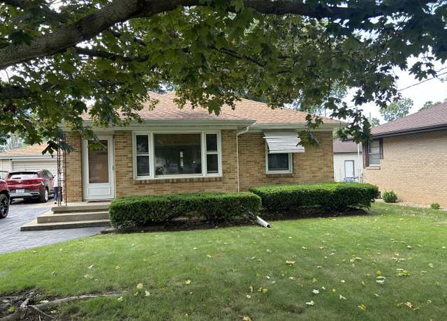 Property at 705 2nd Ave, Ottawa, IL 61350, 2 beds, 2 baths
