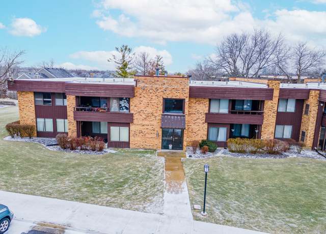 Property at 1415 N Sterling Ave #204, Palatine, IL 60067, 3 beds, 2 baths