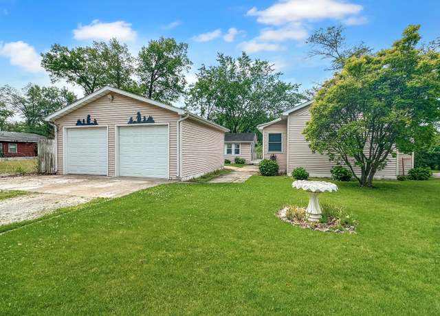 Property at 3268 Serpentine Dr, Momence, IL 60954, 2 beds, 2 baths