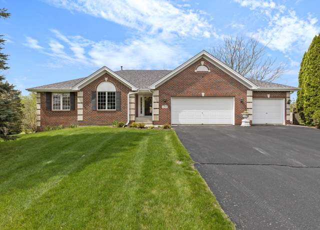 Property at 11920 Hunterston Dr, Caledonia, IL 61011, 5 beds, 3.5 baths