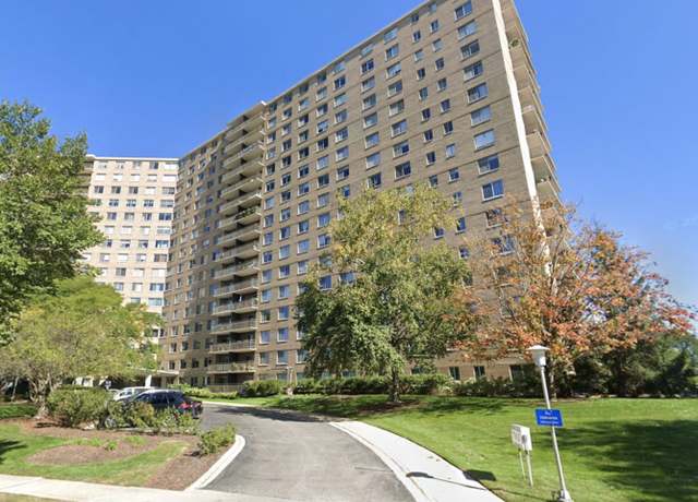 Property at 7033 N Kedzie Ave #904, Chicago, IL 60645, 3 beds, 2 baths