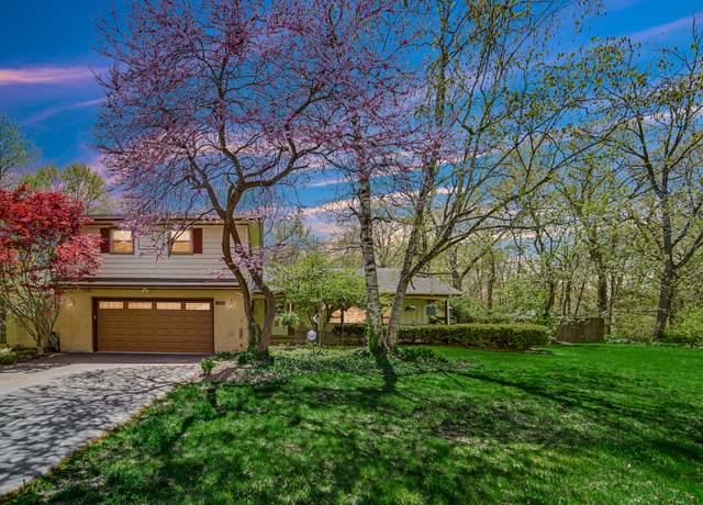 Property at 32381 N Forest Dr, Grayslake, IL 60030, 4 beds, 3 baths