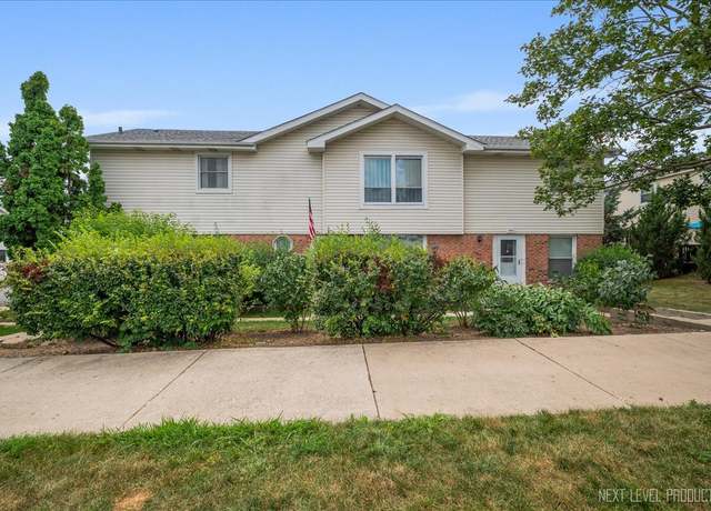 Property at 306 Peppertree Ln, Aurora, IL 60504, 2 beds, 1.5 baths