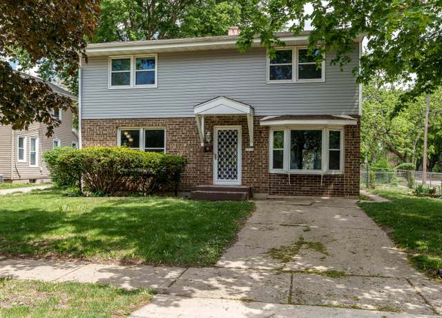 Property at 1224 8th St, Rockford, IL 61104, 4 beds, 1.5 baths