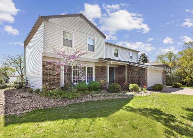 Property at 916 Cambridge Dr, Libertyville, IL 60048, 5 beds, 2.5 baths