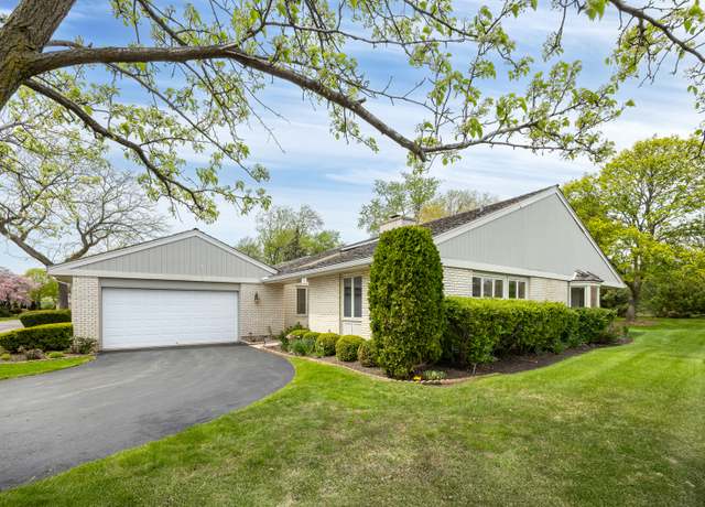 Property at 186 Briarwood Loop, Oak Brook, IL 60523, 2 beds, 3 baths
