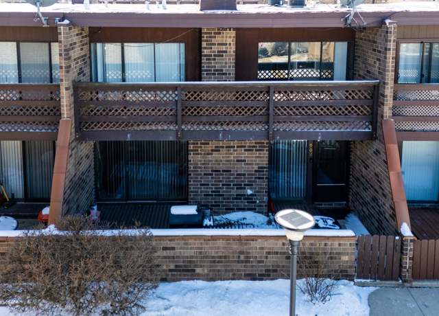 Property at 902 Kenneth Cir #6, Elgin, IL 60120, 2 beds, 1 bath