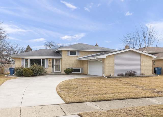 Property at 543 N Plamondon Dr, Addison, IL 60101, 3 beds, 2 baths