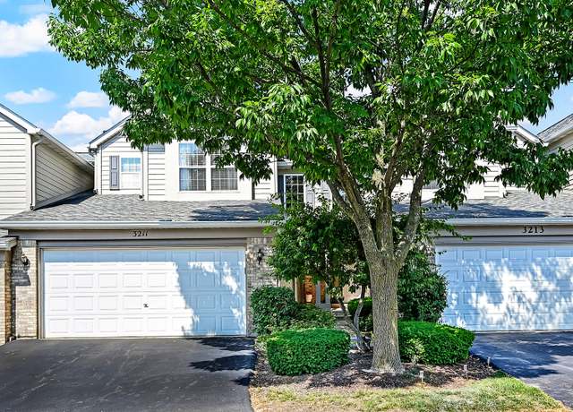 Property at 3211 Foxridge Ct, Woodridge, IL 60517, 3 beds, 2.5 baths
