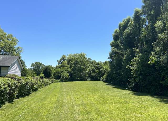 Property at 110 Minarette Dr, Poplar Grove, IL 61065