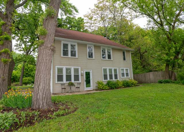 Property at 2908 Oakwood Ave, Mchenry, IL 60051, 4 beds, 2 baths