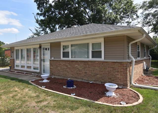 Property at 317 Mohawk St, Park Forest, IL 60466, 2 beds, 1 bath