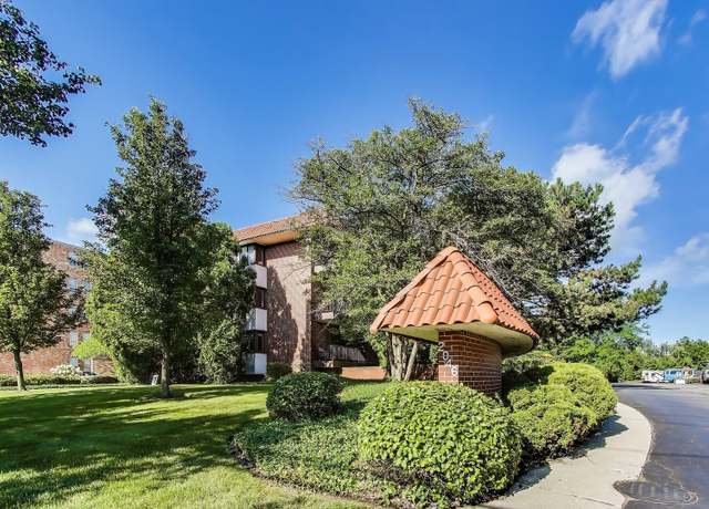 Property at 2046 Saint Johns Ave Unit 2A, Highland Park, IL 60035, 2 beds, 2 baths