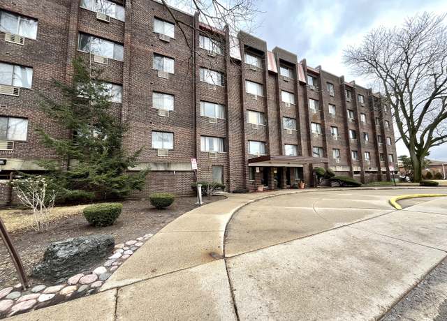 Property at 8455 W Leland Ave #204, Chicago, IL 60656, 1 bed, 1 bath