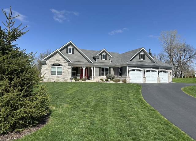 Property at 11246 Dorham Ln, Woodstock, IL 60098, 4 beds, 3.5 baths