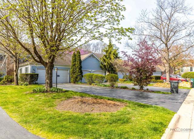 Property at 851 Sutton Ct, Lincolnshire, IL 60069, 3 beds, 2.5 baths