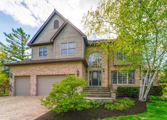 Property at 17 Arrowwood Dr, Hawthorn Woods, IL 60047, 5 beds, 4.5 baths