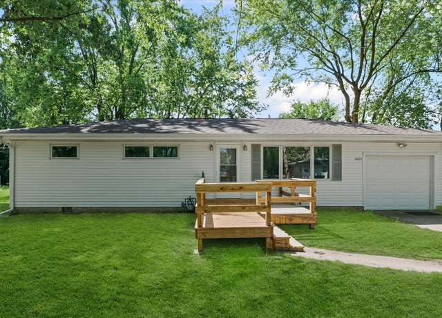 Property at 1403 Dawn Rd, Urbana, IL 61802, 4 beds, 2 baths