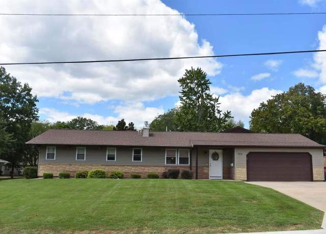 Property at 722 Ridgewood Dr, Quincy, IL 62301, 3 beds, 2 baths