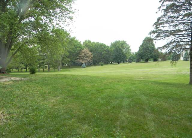 Property at 40 Fair Oaks Dr, St. Charles, IL 60175