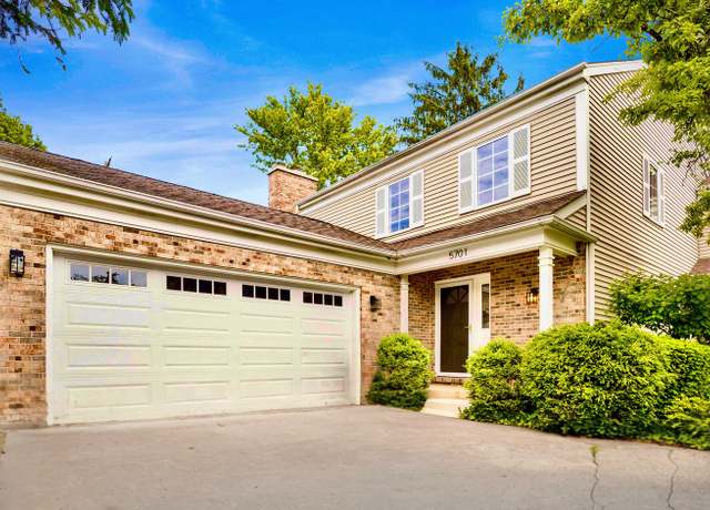 Property at 5701 Foxgate Ln, Hinsdale, IL 60521, 3 beds, 2.5 baths