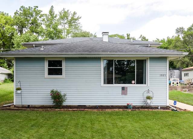 Property at 1021 Otis Ave, Rockdale, IL 60436, 3 beds, 1.5 baths