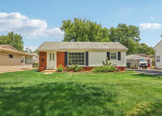 Property at 217 S Park Blvd, Glen Ellyn, IL 60137, 4 beds, 2.5 baths