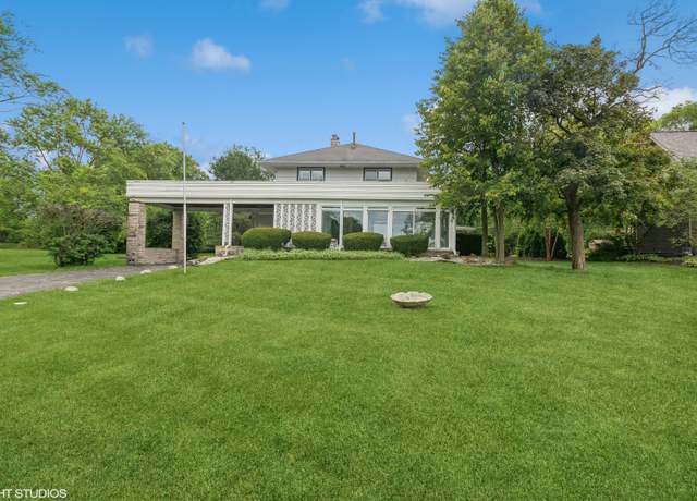 Property at 11 Country Club Dr, Midlothian, IL 60445, 4 beds, 3 baths