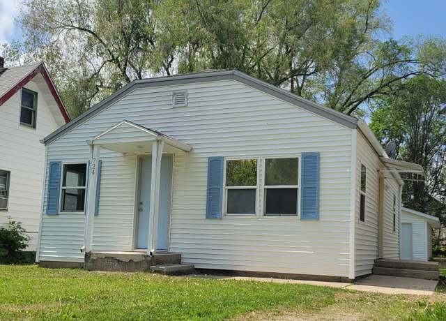 Property at 724 N Greenview Ave, Rockford, IL 61101, 2 beds, 1 bath