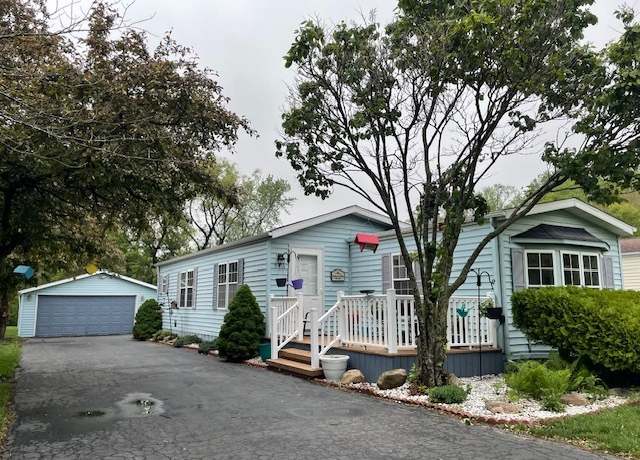 Property at 546 Navajo Trl, Marengo, IL 60152, 2 beds, 1.5 baths