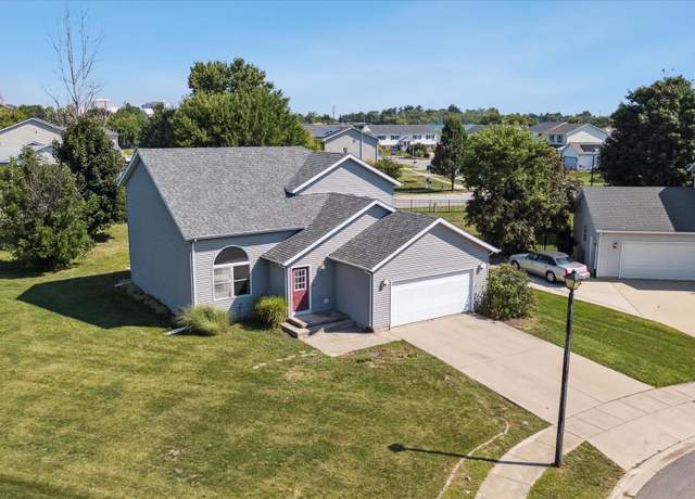 Property at 1289 Ivy St, Dekalb, IL 60115, 3 beds, 2.5 baths