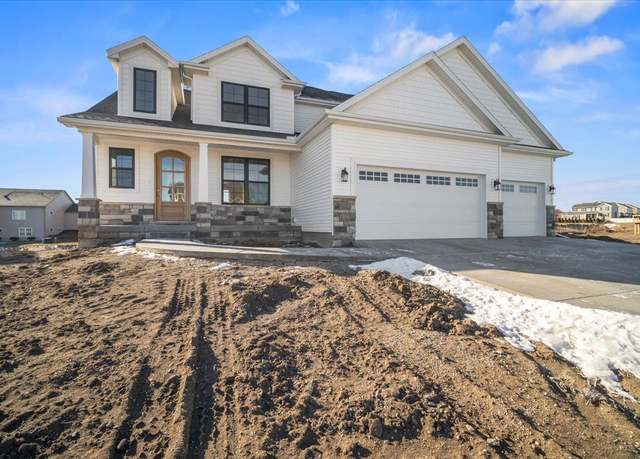 Property at 5311 Finlen Ln, Bloomington, IL 61705, 5 beds, 3.5 baths