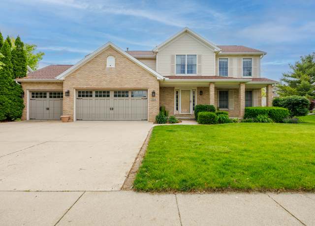 Property at 1208 Broad Creek Rd, Bloomington, IL 61704, 4 beds, 3.5 baths