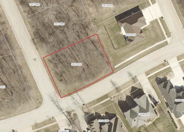 Property at 374 S Edgewater Dr, Morris, IL 60450