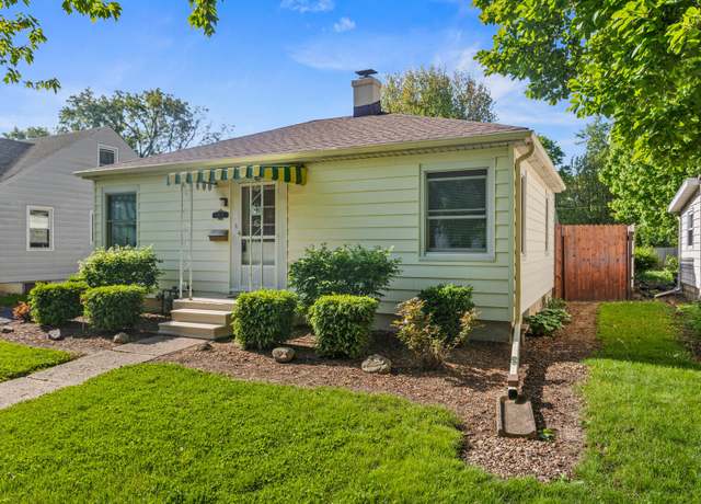 Property at 809 W Columbia Ave, Champaign, IL 61820, 2 beds, 1.5 baths