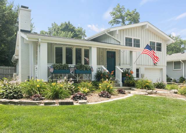 Property at 123 Sturtz St, Barrington, IL 60010, 4 beds, 2.5 baths