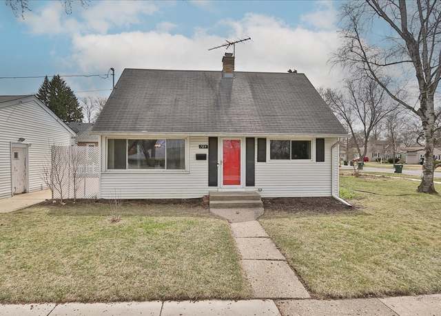 Property at 709 W Glencoe Rd, Palatine, IL 60067, 2 beds, 1.5 baths