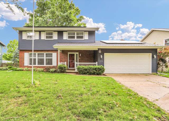 Property at 2506 S Cottage Grove Ave, Urbana, IL 61801, 4 beds, 2.5 baths