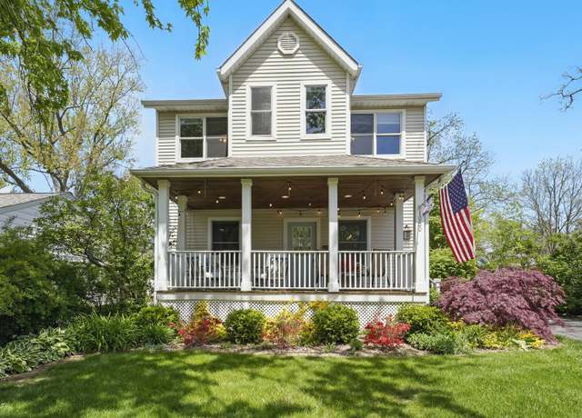 Property at 1050 Somerset Ave, Deerfield, IL 60015, 4 beds, 3 baths