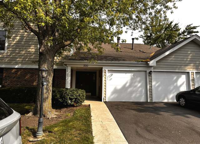 Property at 300 Pembridge Ln Unit D2, Schaumburg, IL 60193, 2 beds, 2 baths