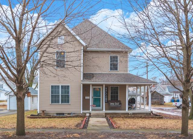 Property at 717 W Moulton St, Pontiac, IL 61764, 4 beds, 2.5 baths