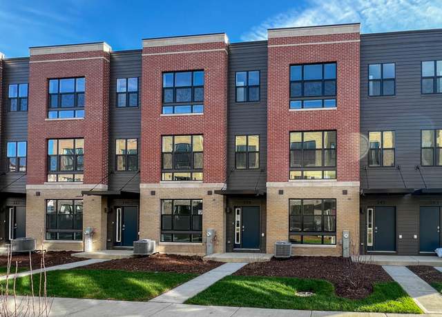 Property at 339 Summit Cir, Lombard, IL 60148, 2 beds, 2.5 baths