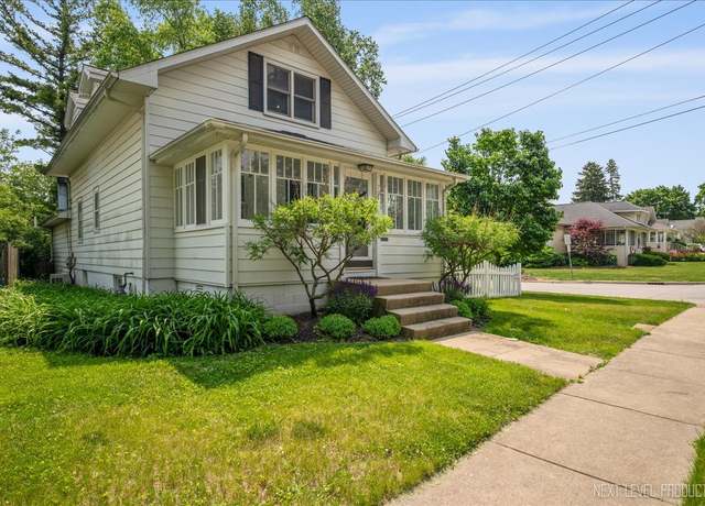 Property at 701 Edison St, Geneva, IL 60134, 3 beds, 2 baths